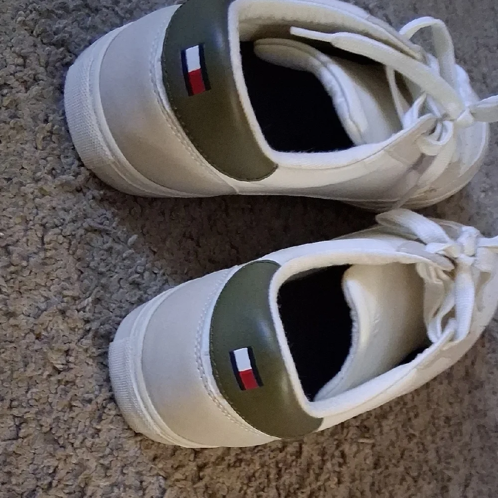 Tommy Hilfiger White and Green Sneakers - Picture 13 of 14